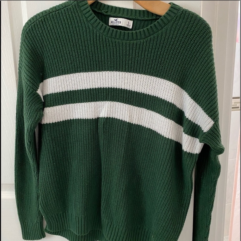 Forest green cable knit sweater with white stripes